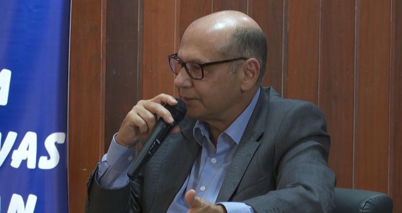 'Efeito de vacina só a partir de maio', diz diretor do Butantan