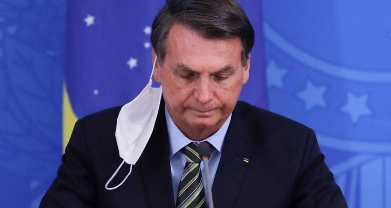 Bolsonaro retoma os trabalhos no Planalto após dizer que exame de Covid-19 deu negativo