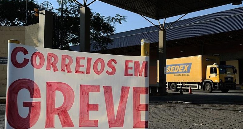 Funcionários dos Correios entram em greve em todo o país