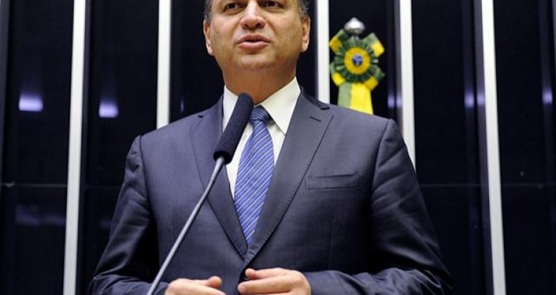 Indicação de Ricardo Barros para liderança do governo Bolsonaro na Câmara é publicada