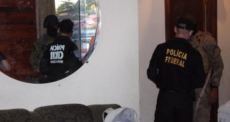 Operação da PF contra facção criminosa cumpre 101 mandados de prisão no Paraná