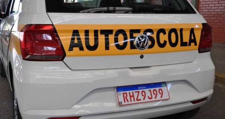 Paraná tem nova faixa de sequência alfanumérica para placas de veículos, diz Detran