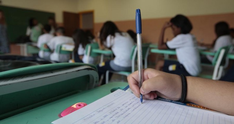 Educação vai selecionar professores temporários para 2021 no Paraná; são quatro mil vagas