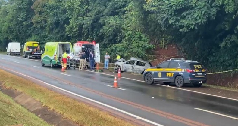 Duas pessoas morrem após carro sair da pista  na BR-277, em São Miguel do Iguaçu