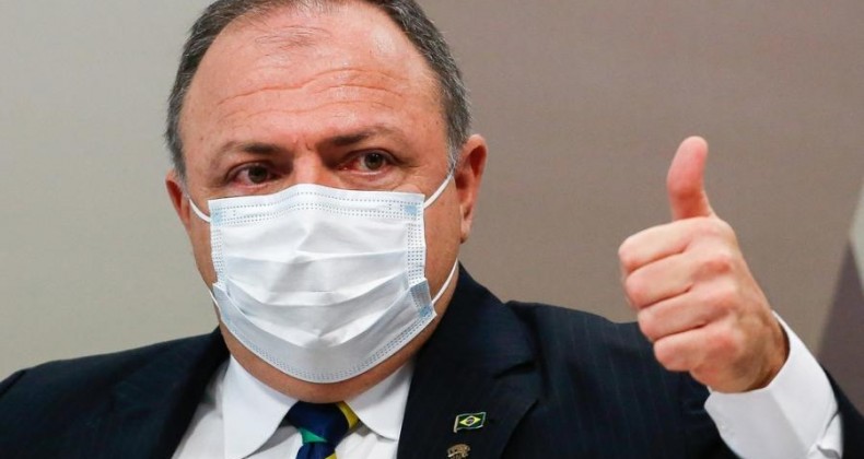 Exército decide não punir Pazuello por participação em ato político com Bolsonaro