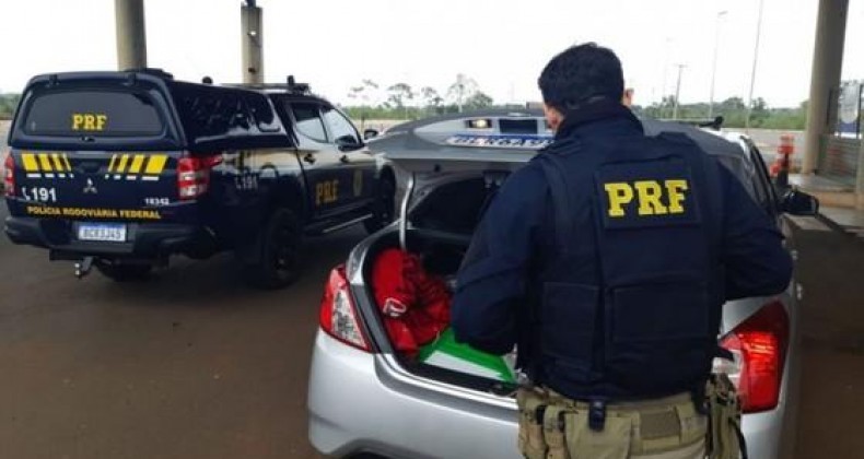 Homem é preso após ser flagrado com quase 1 tonelada de maconha em Guaíra, diz PRF